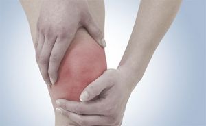 Болят колени: что делать и как лечить народными и медикаментозными средствами