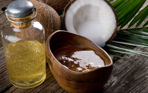 Кокосовое масло для кожи: полезные домашние средства