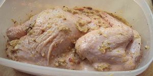 Маринад для курицы в духовке: вкусные рецепты с соевым соусом и медом