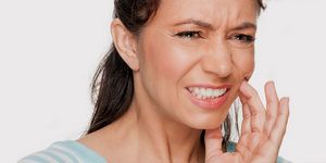 Обезболивающее от зубной боли: какие сильные таблетки пить в домашних условиях