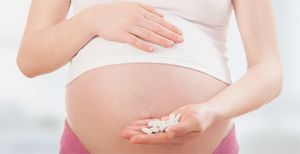 Противовирусные препараты при беременности: какие можно пить на ранних сроках