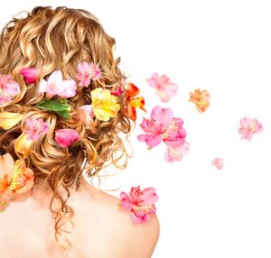 Уход за волосами летом: топ-средства и секреты легкой прически